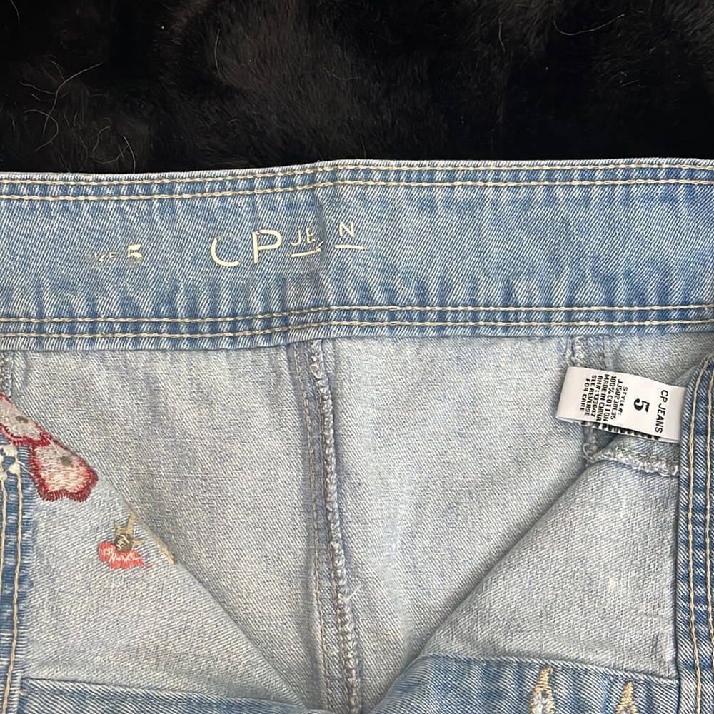 Mini skirt with flower embroidery - Jr CPJ Jean Size 5 - Picture 2 of 3